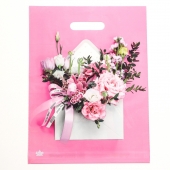 Розовый пакет с цветочным принтом и вырубной ручкой (40х31 см) - Сима-Ленд - купить с доставкой в Рязани