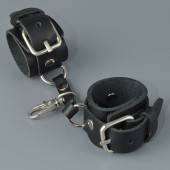 Черный кожаный брелок в виде наручников - Sitabella - купить с доставкой в Рязани