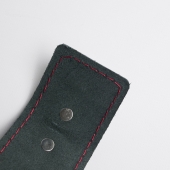 Черные кожаные наручники с красной строчкой - Crazy Handmade - купить с доставкой в Рязани