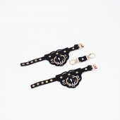 Черные кожаные наручники с клепками, кольцами и золотистой фурнитурой - Crazy Handmade - купить с доставкой в Рязани