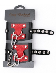 Черные наручники с красным декором и заклепками - Crazy Handmade - купить с доставкой в Рязани