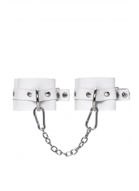 Белые мягкие кожаные оковы с люверсами - Pecado - купить с доставкой в Рязани