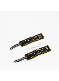 Черно-желтые кожаные наручники с жёлтой строчкой - Crazy Handmade - купить с доставкой в Рязани