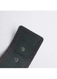 Черные кожаные наручники с красной строчкой - Crazy Handmade - купить с доставкой в Рязани