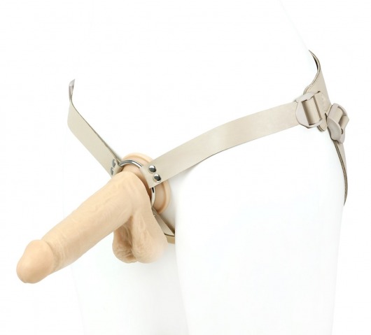 Поясной фаллоимитатор с мошонкой телесного цвета - 18 см. - LOVETOY (А-Полимер) - купить с доставкой в Рязани