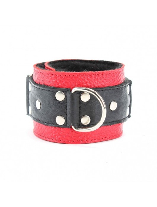 Красно-чёрные кожаные наручники с меховым подкладом - БДСМ Арсенал - купить с доставкой в Рязани