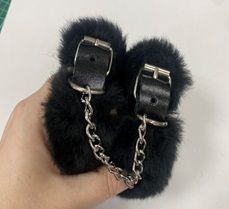 Черные наручники на цепи с меховой опушкой - Лунный свет - купить с доставкой в Рязани