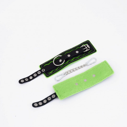 Черно-зеленые кожаные наручники с зеленой строчкой - Crazy Handmade - купить с доставкой в Рязани