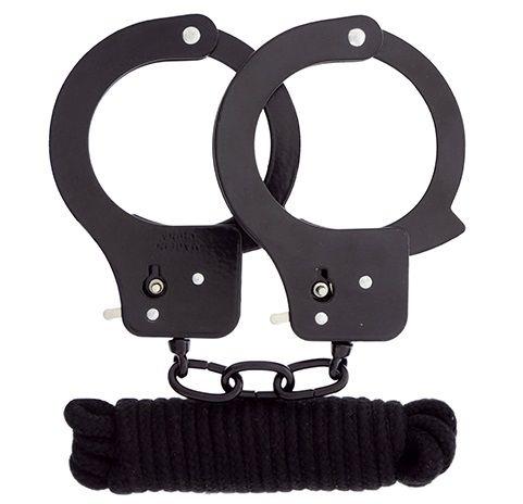 Чёрные наручники из листового металла в комплекте с веревкой BONDX METAL CUFFS LOVE ROPE SET - Dream Toys - купить с доставкой в Рязани