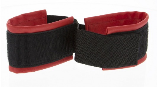 Полиуретановые манжеты для фиксации рук вместе Bound Together Wrist Restraints - Blush Novelties - купить с доставкой в Рязани